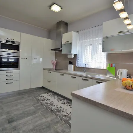 Daris Villa Nedeščina