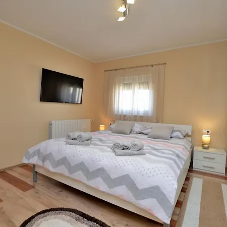 Daris Villa