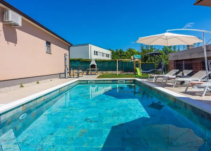 Daris Vila Nedeščina